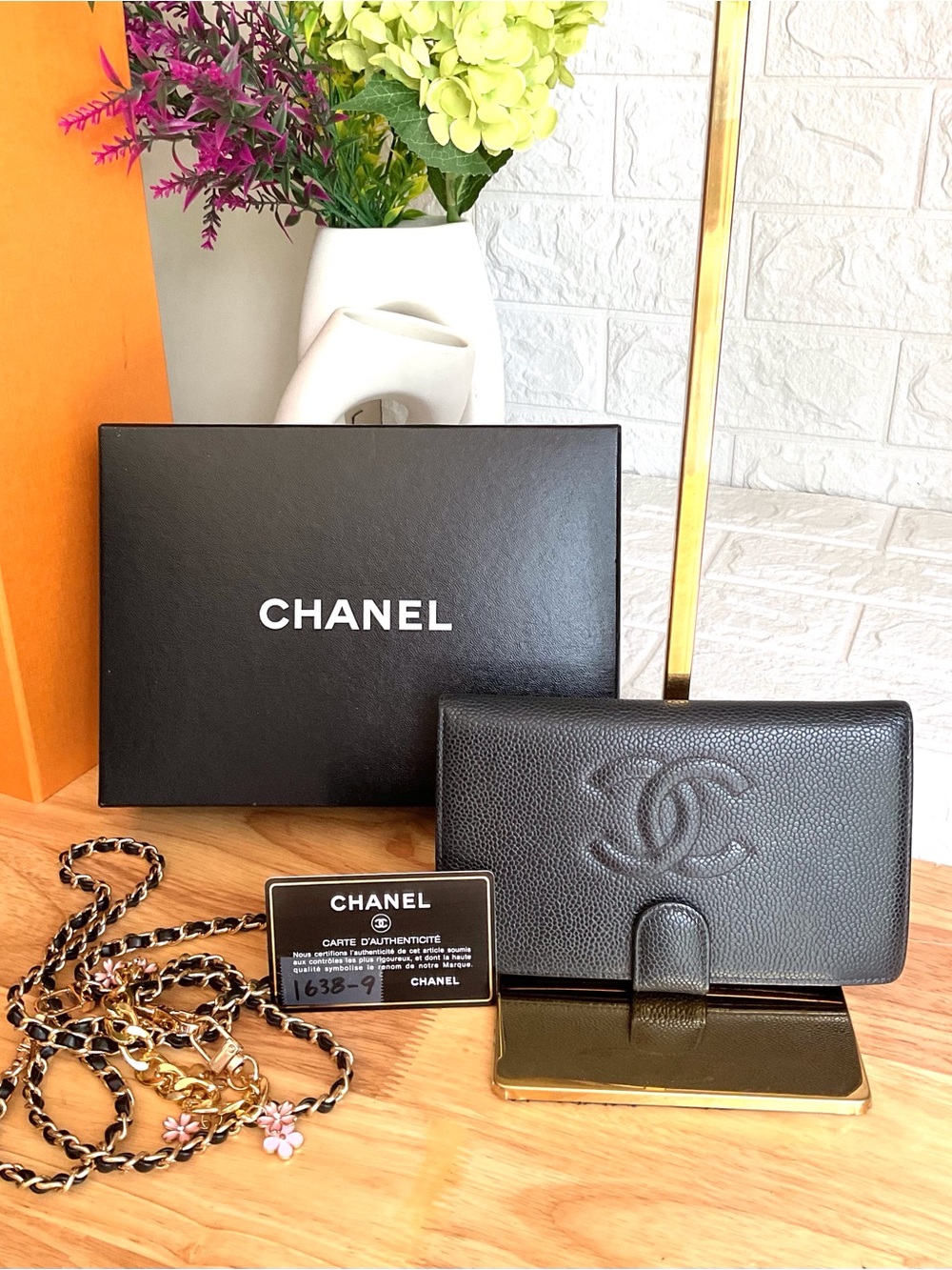 ✅CHANEL AUTHENTIC Black Caviar Leather Wallet  Gold Hardware